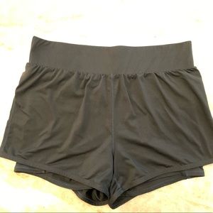 Women’s Fabletics Shorts with built-in biker shorts - XL